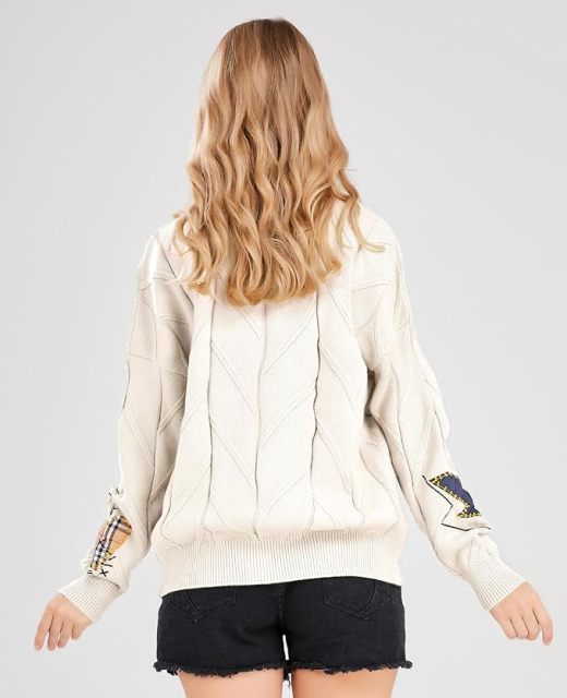 Custom Stylish Women's Cardigan with Unique Embroidery and Colorful Buttons – Wholesale Knitwear for Retailers | Jubaodi