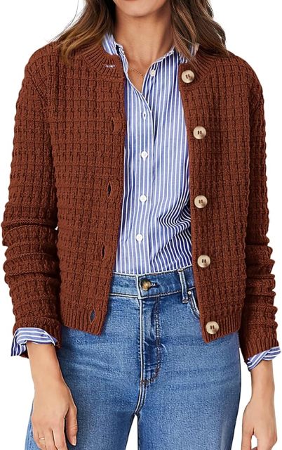 Custom Elegant Navy Blue Knit Cardigan with Wooden Buttons – Wholesale Knitwear for Retailers | Jubaodi
