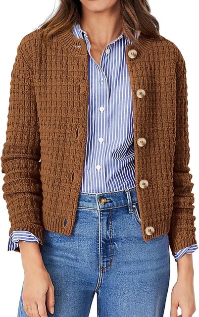 Custom Elegant Navy Blue Knit Cardigan with Wooden Buttons – Wholesale Knitwear for Retailers | Jubaodi