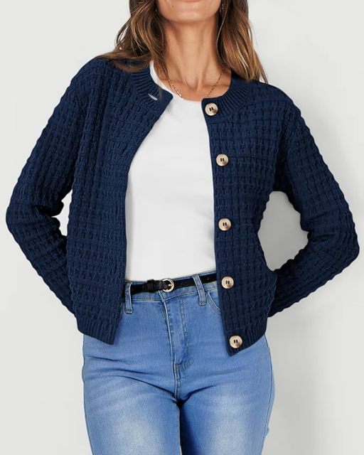 Custom Elegant Navy Blue Knit Cardigan with Wooden Buttons – Wholesale Knitwear for Retailers | Jubaodi