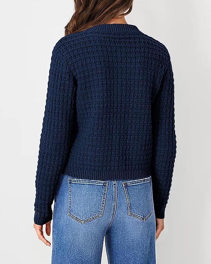 Custom Elegant Navy Blue Knit Cardigan with Wooden Buttons – Wholesale Knitwear for Retailers | Jubaodi