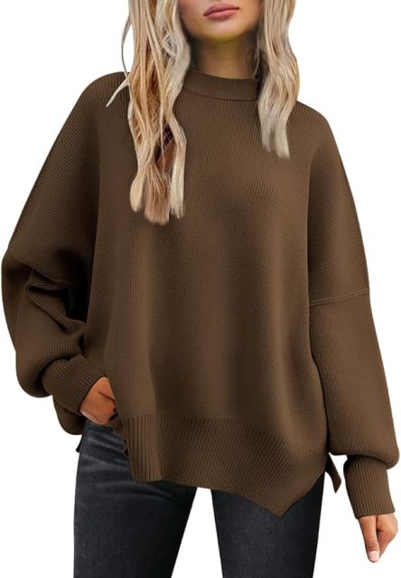Wholesale Soft Beige Ribbed Long-Sleeve Top with Side Slits – Customizable Relaxed Style for Retailers | Jubaodi