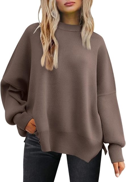 Wholesale Soft Beige Ribbed Long-Sleeve Top with Side Slits – Customizable Relaxed Style for Retailers | Jubaodi