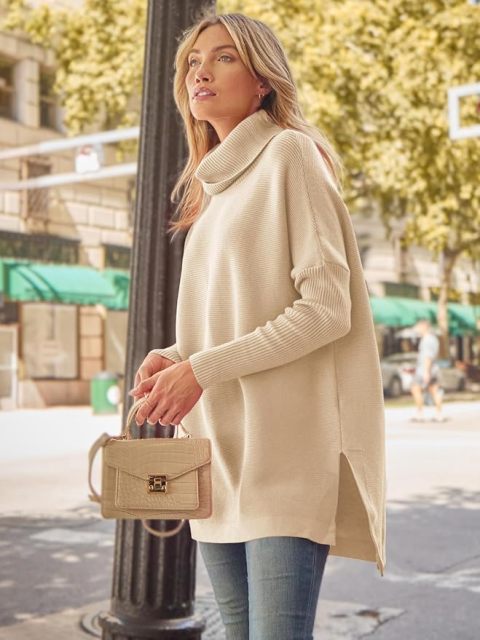 Tailor-Made Cozy Beige Turtleneck Sweater with Side Slits – Custom Wholesale Knitted Sweaters for Effortless Style