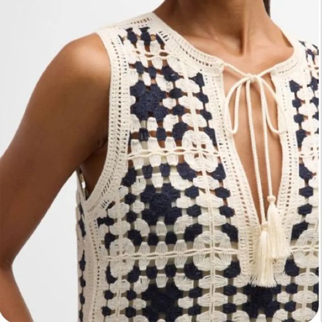 Customizable Chic Black and White Crochet Sleeveless Dress – Wholesale OEM Manufacturer for Retailers & Fashion Brands