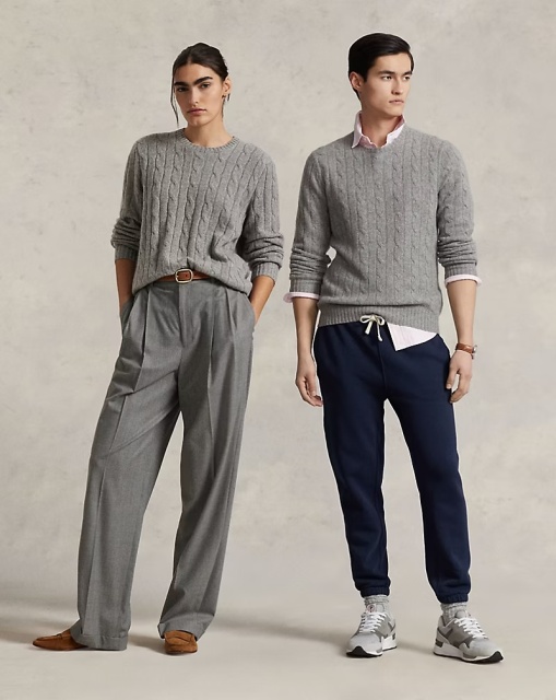 Customizable Men's Cable-Knit Crew Neck Sweater in Ivory – Wholesale & Bulk Manufacturing