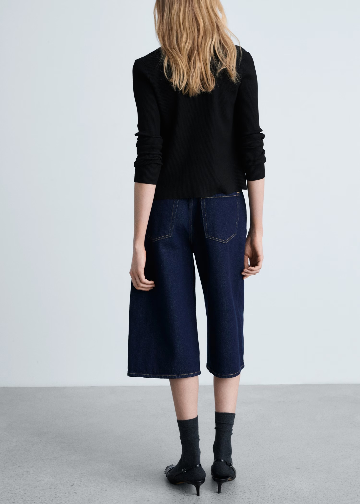 Tailor-made Black Button-Down Knit Cardigan
