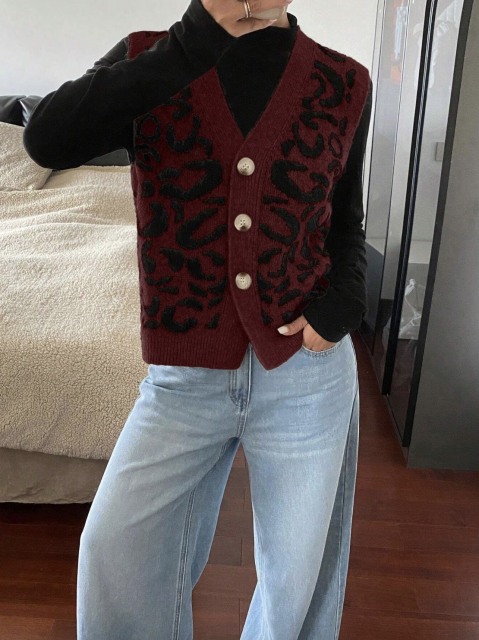 Personalized Women's Burgundy Leopard Print Knit Vest – Customizable, Wholesale Orders, Bulk Manufacturing | Jubaodi