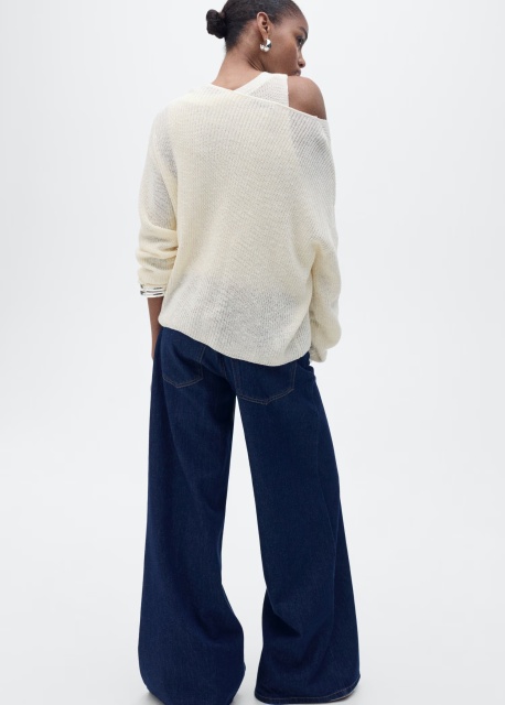 Wholesale Custom Women's Off-Shoulder Two-Piece Knit Sweater in Cream – Stylish and Comfortable for B2B