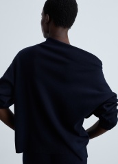 Wholesale Custom Elegant Off-Shoulder Knit Sweater – Chic, Cozy, and Stylish Pet Wear for B2B