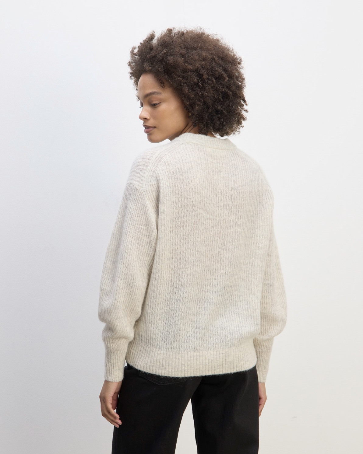 Wholesaler Soft Knit Crewneck Sweater | Customizable & Bulk Orders | Jubaodi