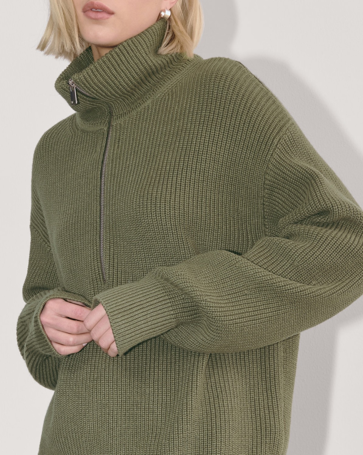 Factory Direct Zip-Up Ribbed Knit Sweater in Olive Green | Custom Wholesale Manufacturer | Jubaodi