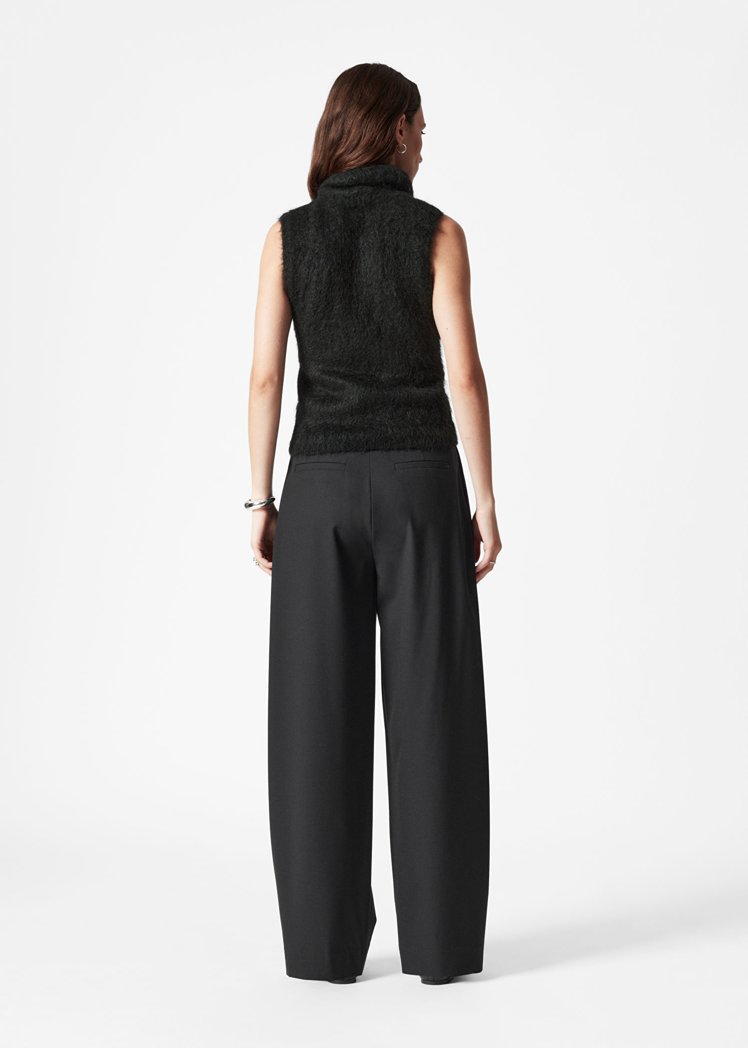 Personalized Black Wool Turtleneck Sleeveless Sweater – Women's Customizable Knit Top | Custom Wholesale, Bulk Manufacturing & Fashion Design Solutions