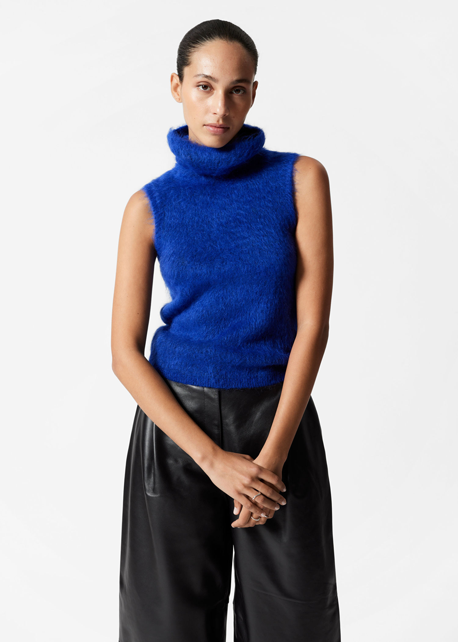 Personalized Black Wool Turtleneck Sleeveless Sweater – Women's Customizable Knit Top | Custom Wholesale, Bulk Manufacturing & Fashion Design Solutions
