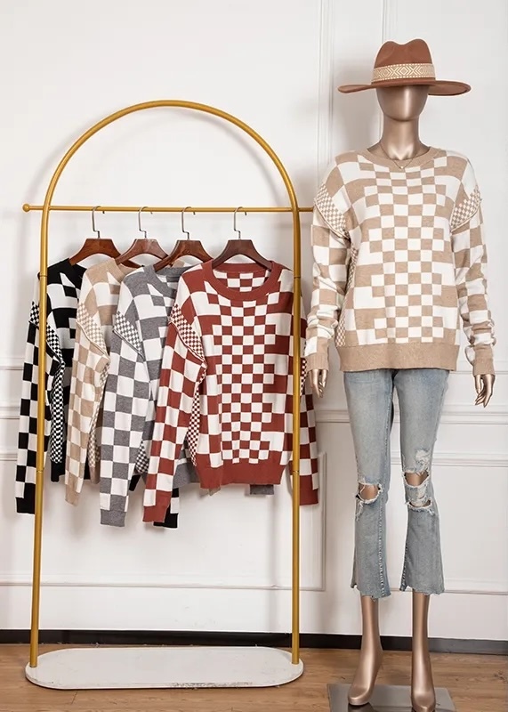 OEM Beige Heart Print Sweater – Customizable Wholesale, Bulk Manufacturing & Fashion Design Solutions