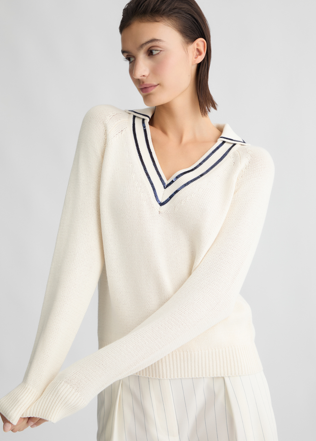 OEM Women's Classic V-Neck Knit Sweater – Elegant Long-Sleeve Pullover with Contrast Trim for Wholesale & Custom Manufacturing