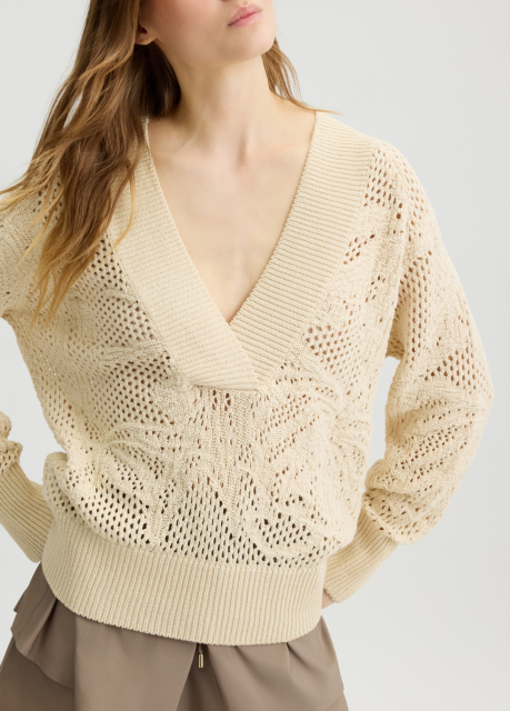 OEM Women's Cream Knit V-Neck Sweater – Oversized Breathable Knit Top for Wholesale & Custom Manufacturing
