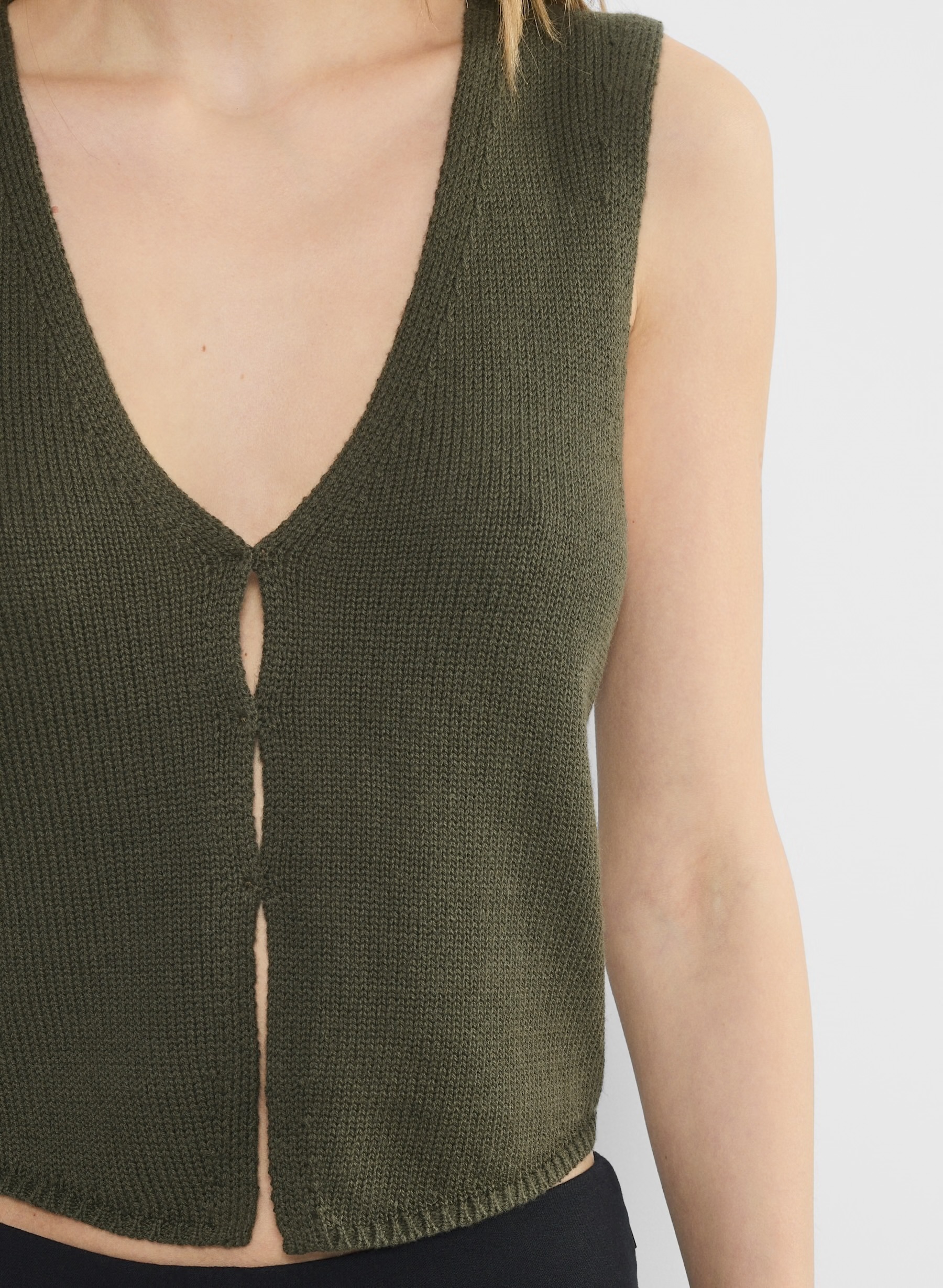 OEM ODM Olive Green Cropped Button-Up Top and Black Flared Pants Set – Lightweight Knit Set for Wholesale & Custom Manufacturing