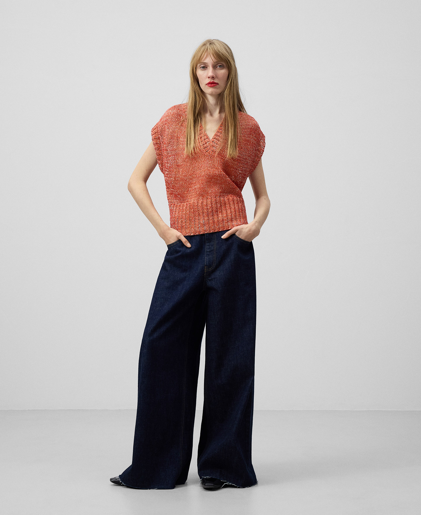 Customizable Coral Knit V-Neck Sleeveless Sweater | Wholesale, Low MOQ, Ideal for Summer Fashion