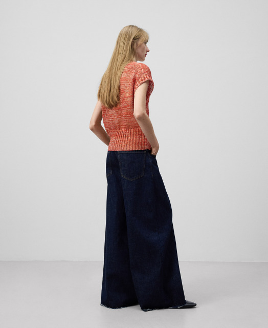 Customizable Coral Knit V-Neck Sleeveless Sweater | Wholesale, Low MOQ, Ideal for Summer Fashion