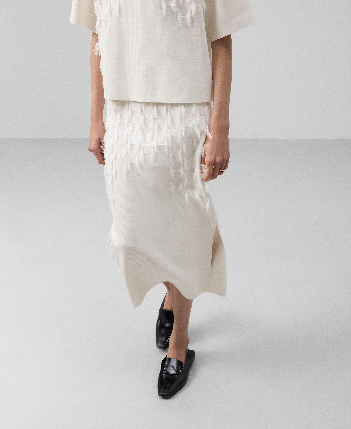 Customizable White Feather-Embellished Midi Skirt & Top Set | Wholesale, Low MOQ, Perfect for Evening Wear