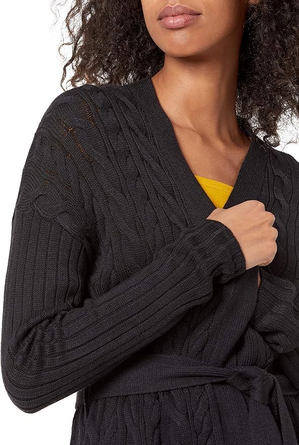 Custom Design Cable Knit Belted Cardigan in Black – ODM/OEM Women’s Cardigan Manufacturer | Jubaodi