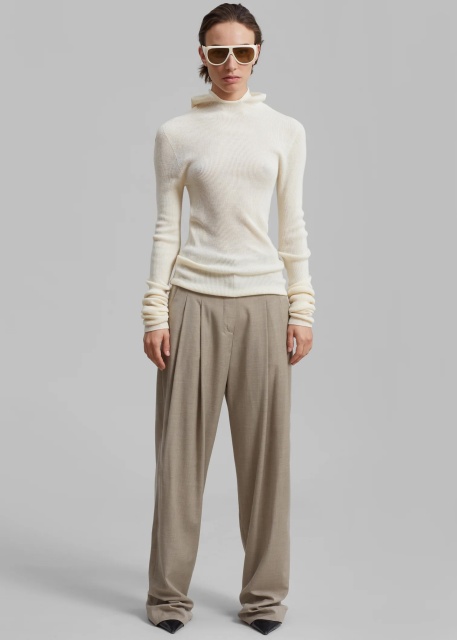 Custom Design White Ribbed Turtleneck Sweater with Thumb Holes