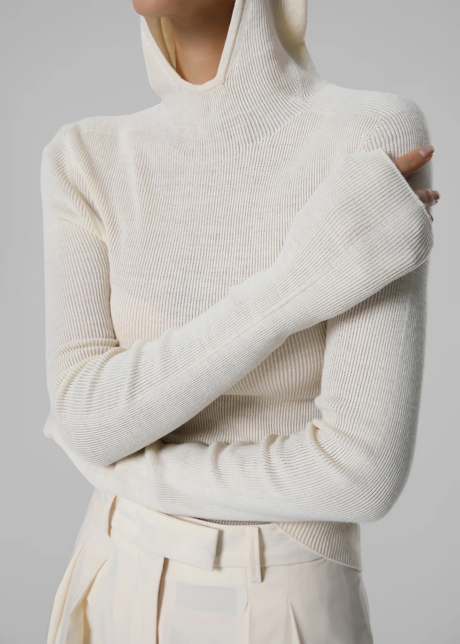 Custom Design White Ribbed Turtleneck Sweater with Thumb Holes