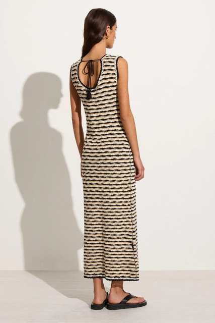 Custom Design Wavy Knit Sleeveless Maxi Dress