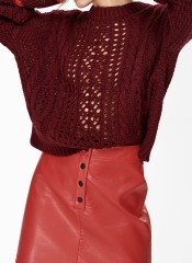 OEM ODM Burgundy Cable Knit Sweater with Red Accents