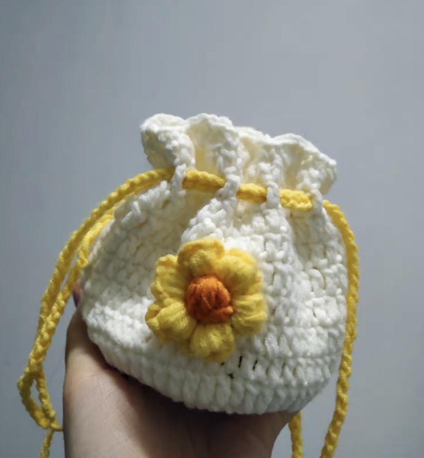 Handmade Crochet Mini Daisy Drawstring Pouch – White & Yellow