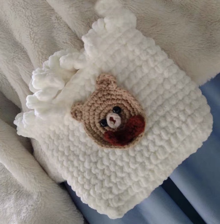 Handmade White Plush Crochet Tote Bag with 3D Teddy Bear Face – Cozy Bubble Yarn Shoulder Bag for Girls & Women