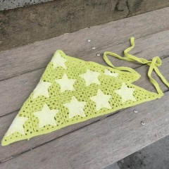 Handmade Crochet Star Bandana – Boho Triangle Head Scarf with Red & Pink Stars
