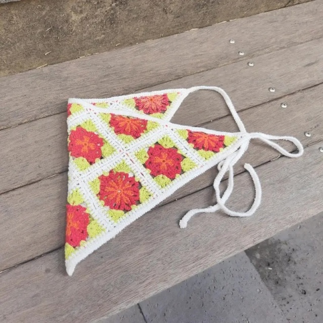 Handmade Crochet Star Bandana – Boho Triangle Head Scarf with Red & Pink Stars