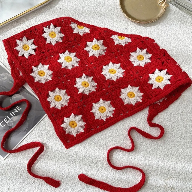Handmade Crochet Daisy Bandana – Green Granny Square Triangle Headscarf