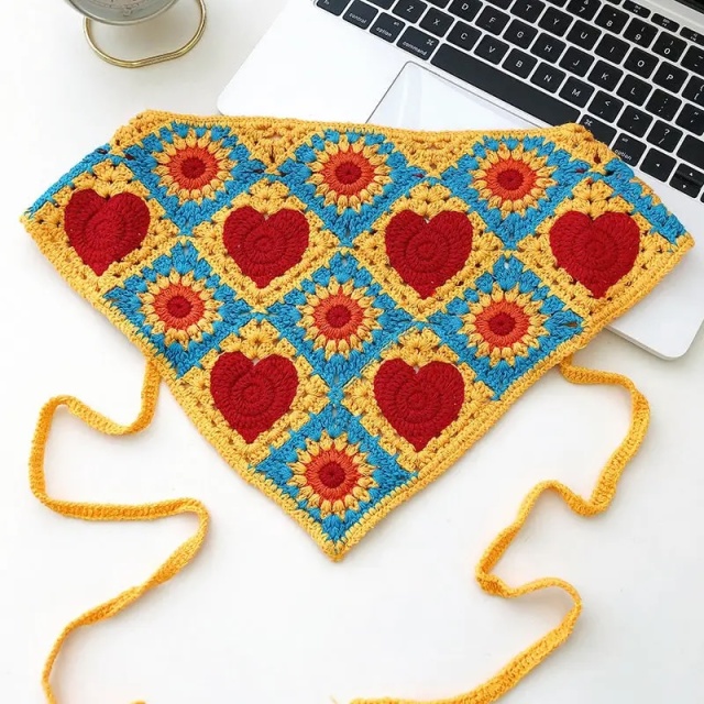 Handmade Crochet Wave Stripe Bandana – Colorful Retro Triangle Headscarf