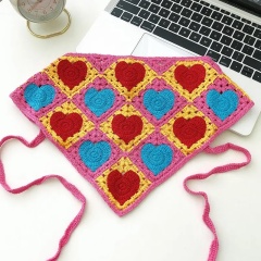 Handmade Crochet Wave Stripe Bandana – Colorful Retro Triangle Headscarf