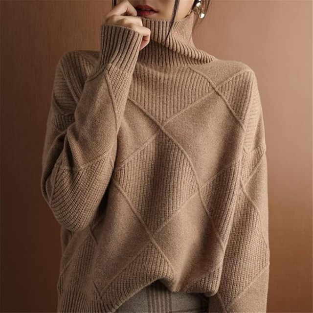 Wholesale Women's Stylish Chunky Knit Turtleneck Sweater