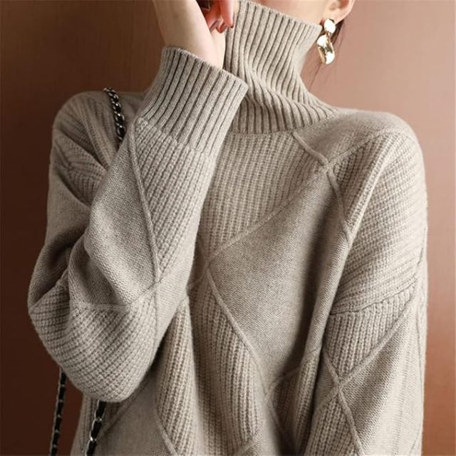 Wholesale Women's Stylish Chunky Knit Turtleneck Sweater