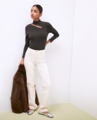 Customized Women's Elegant Pearl Detail Turtleneck Top