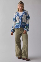 Personalized Women’s Knitted Cardigan with Nordic Pattern – Cozy Vintage Style