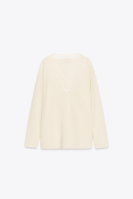 Customized Women’s Oversized V-Neck Sweater with Lace Trim – Cream Knit