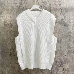 OEM ODM Men’s Beige Knitted Sleeveless Sweater Vest – V-Neck Casual Pullover
