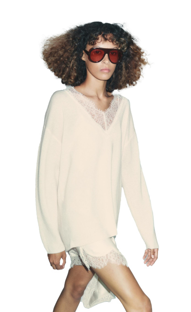 Customized Women’s Oversized V-Neck Sweater with Lace Trim – Cream Knit