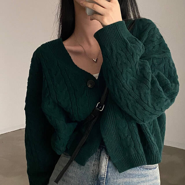 OEM ODM Cropped Cable Knit Cardigan – Beige V-Neck Sweater