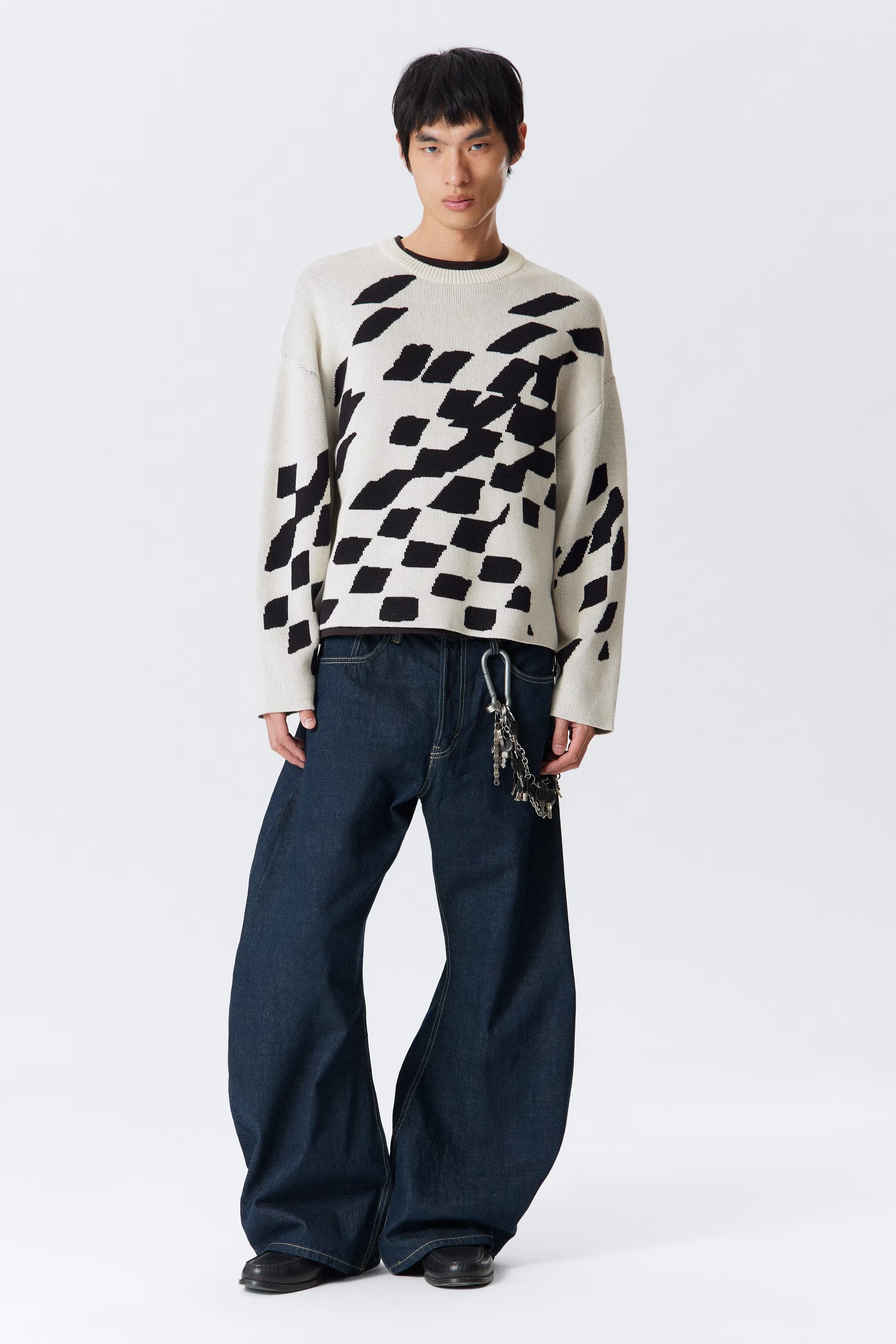 Factory Direct Black and White Geometric Pattern Sweater