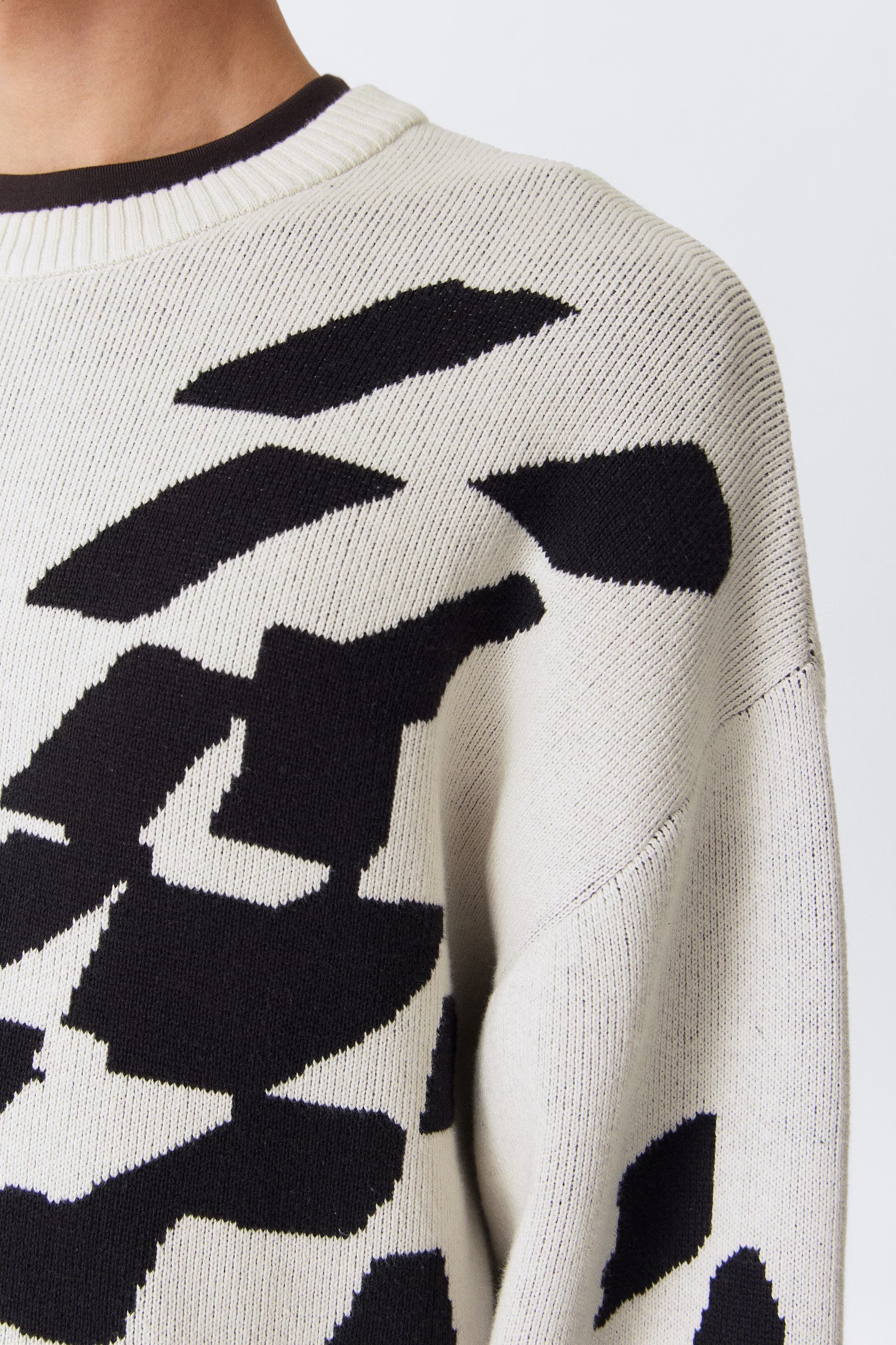 Factory Direct Black and White Geometric Pattern Sweater