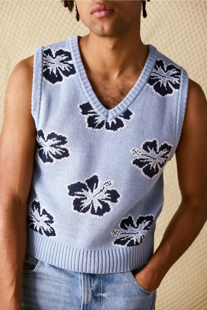Personalized Hibiscus Knit V-Neck Vest - Sky Blue