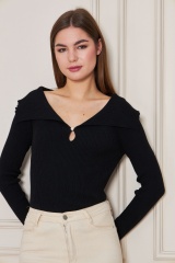 OEM ODM Women’s Black Long Sleeve Knit Top with V-Neck Detail