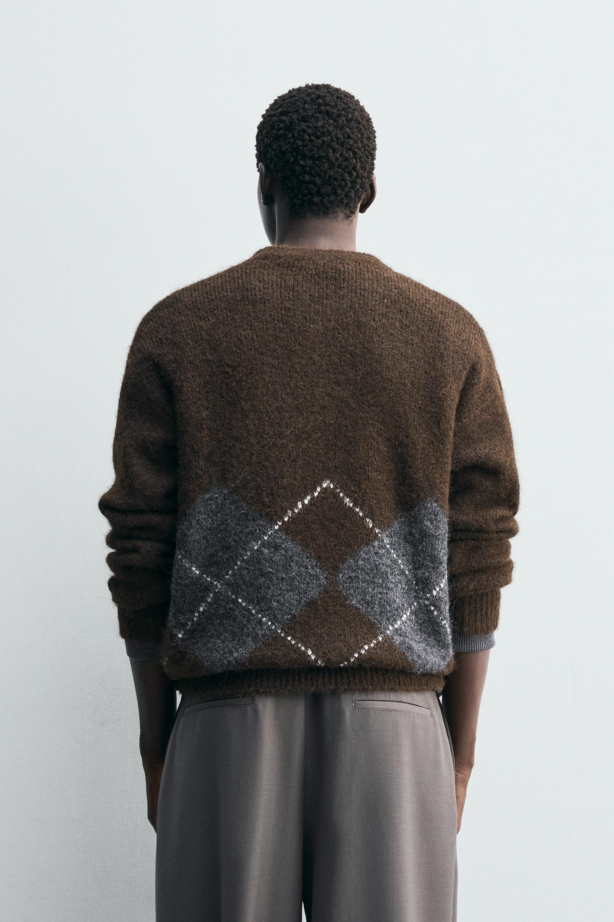 Customized Men’s Argyle Wool Sweater – Classic Brown and Gray Knit Pullover